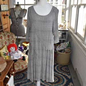 Niche Nilgun Derman Made in the USA Lagenlook Swing Dress Black-White Jersey Med